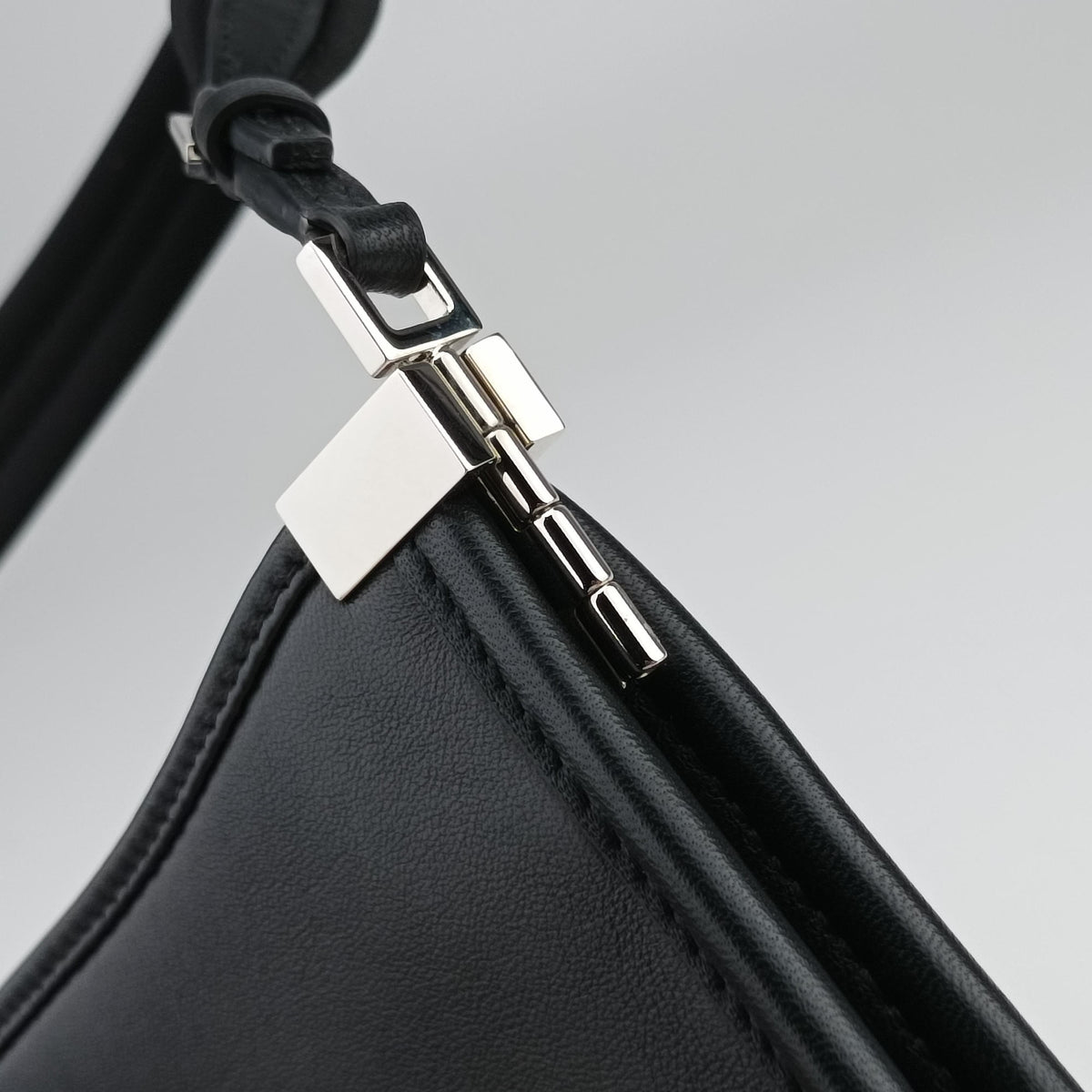 Pre-owned Gucci Horsebit Slim Black Leather 764191 shoulderbag | stylenewstar