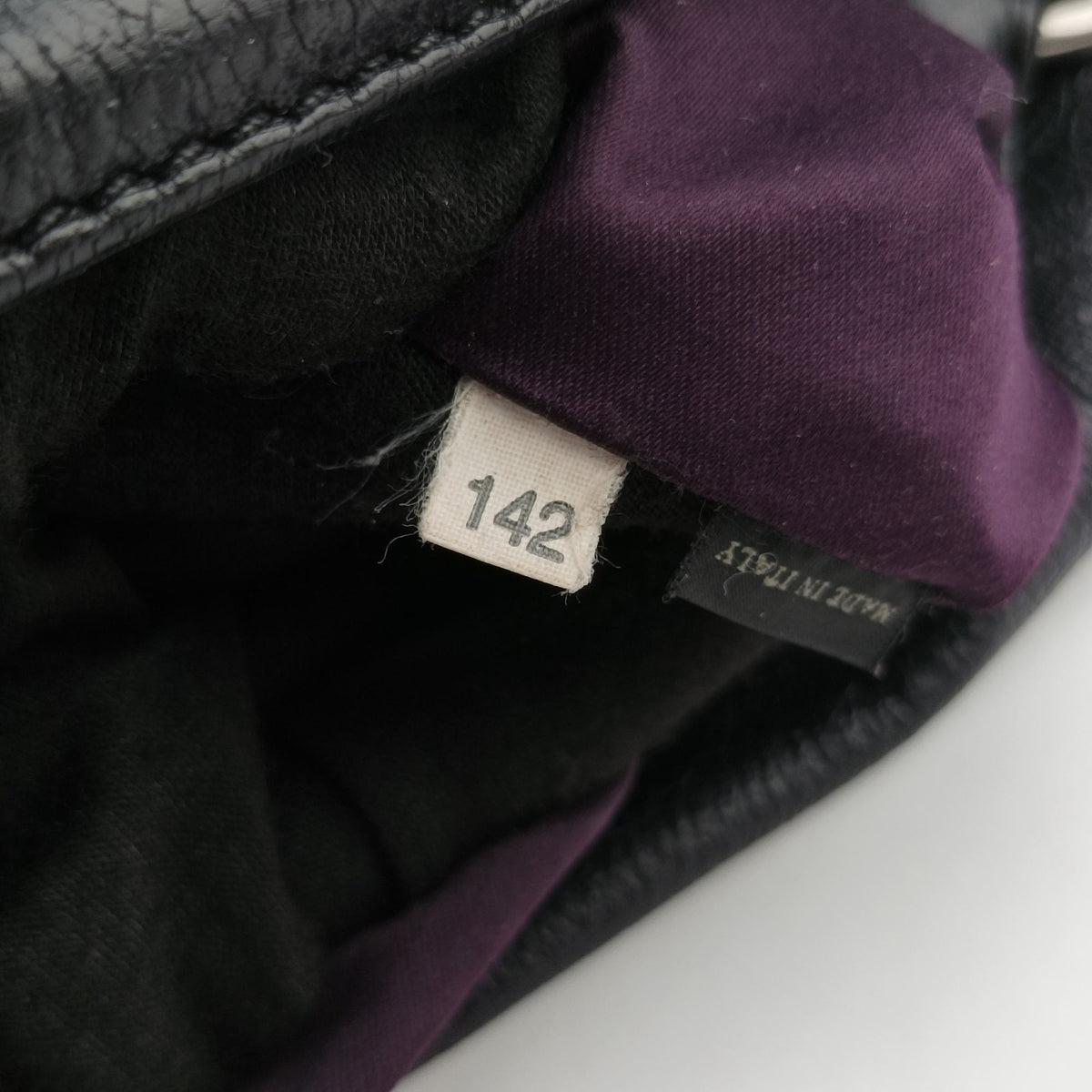 Pre-owned Miu Miu Hobo Bag Black Leather  shoulderbag | stylenewstar