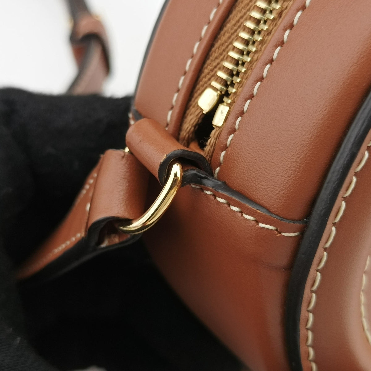 Vintage Celine Oval Purse Cuir Triomphe Brown Leather  shoulderbag | stylenewstar