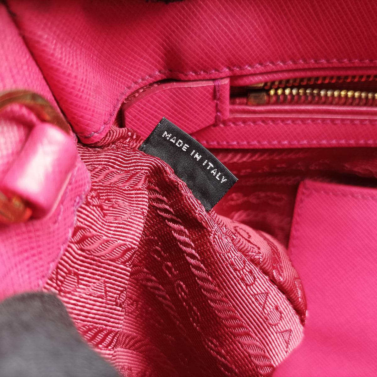 Vintage Prada Galleria Pink SAFFIANO Leather BN1874 shoulderbag | stylenewstar