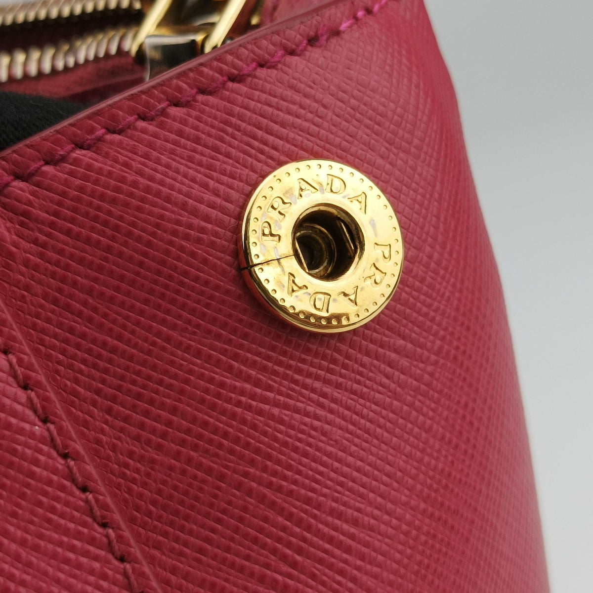 Vintage Prada Galleria Pink SAFFIANO Leather BN1874 shoulderbag | stylenewstar