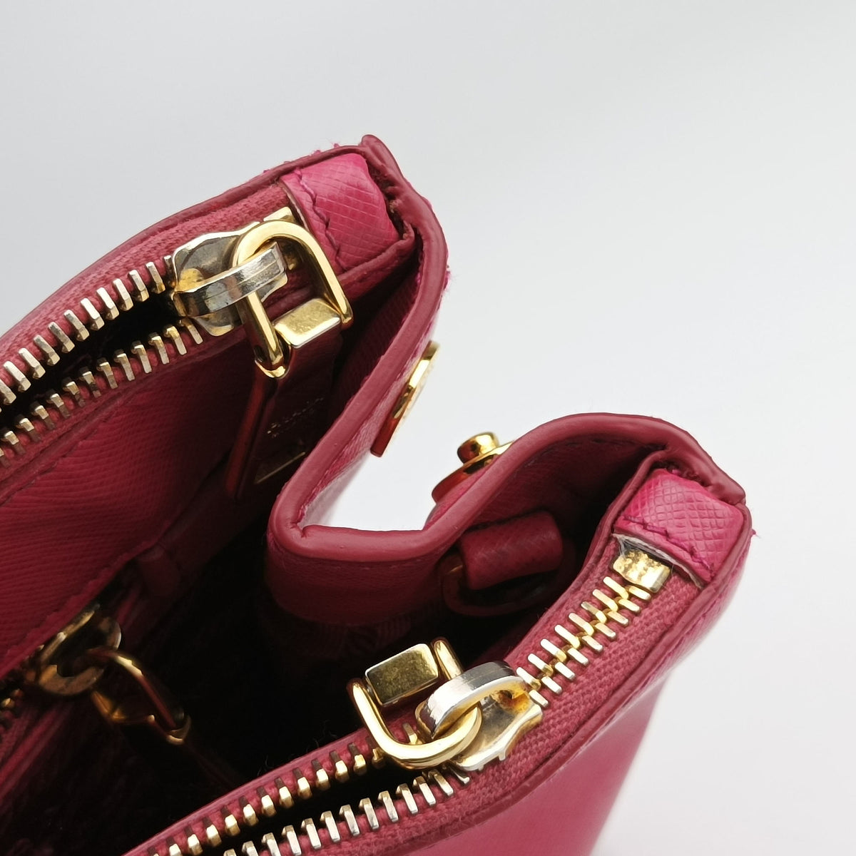 Vintage Prada Galleria Pink SAFFIANO Leather BN1874 shoulderbag | stylenewstar