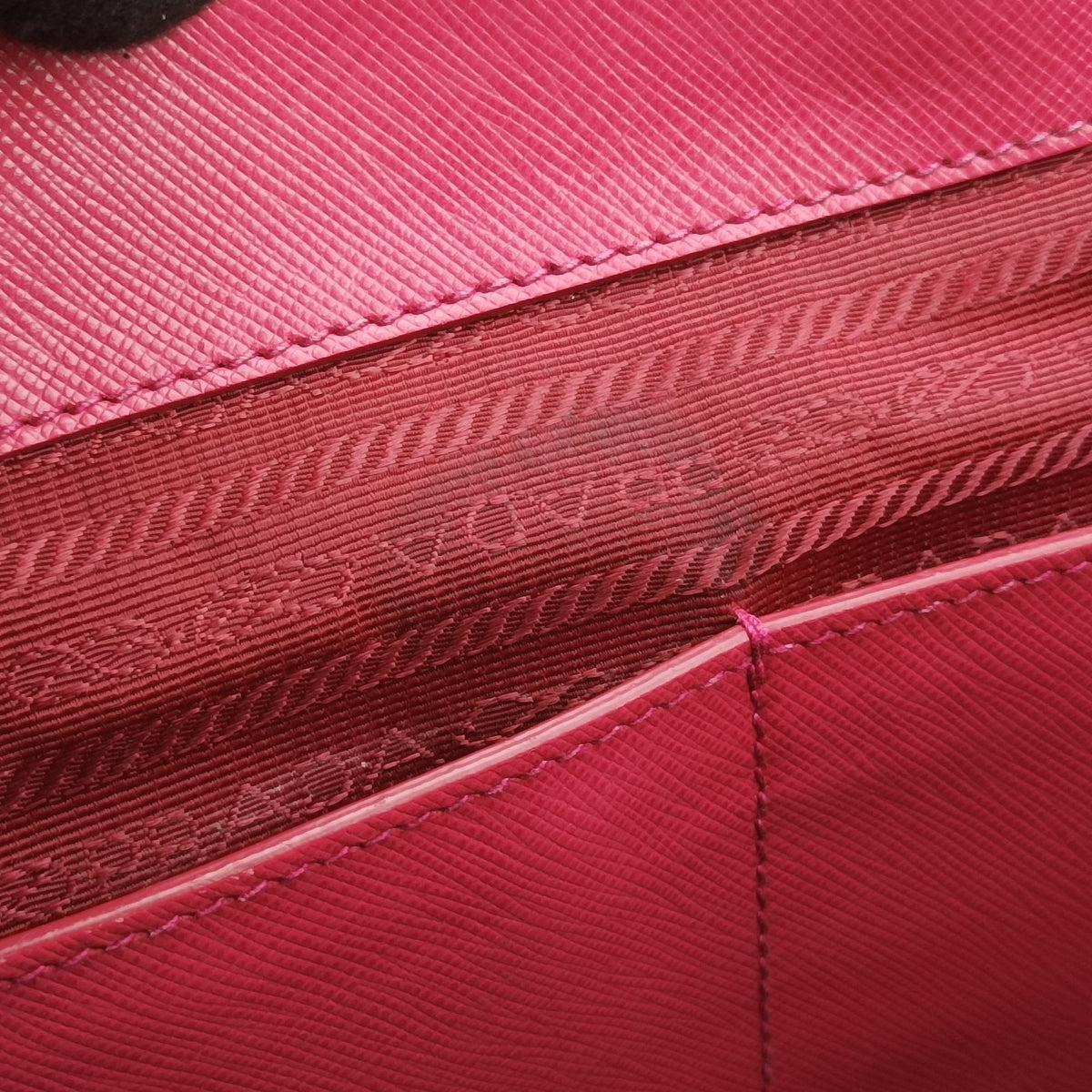 Vintage Prada Galleria Pink SAFFIANO Leather BN1874 shoulderbag | stylenewstar