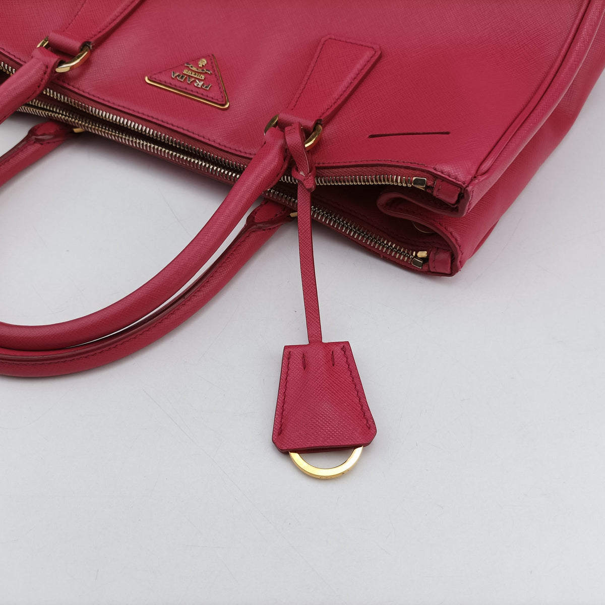Vintage Prada Galleria Pink SAFFIANO Leather BN1874 shoulderbag | stylenewstar