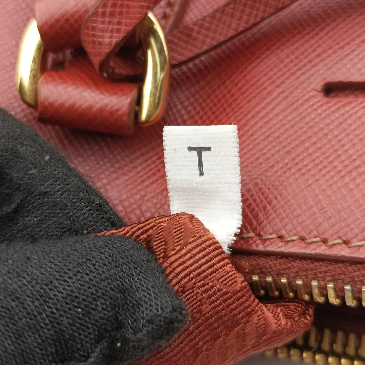 Pre-owned Prada Galleria Orange Saffiano leather  handbag | stylenewstar