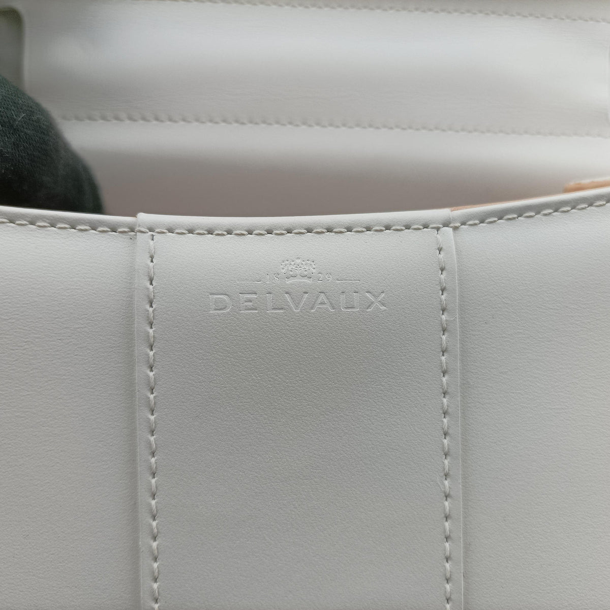 Vintage Delvaux Brillant White Leather  handbag | stylenewstar