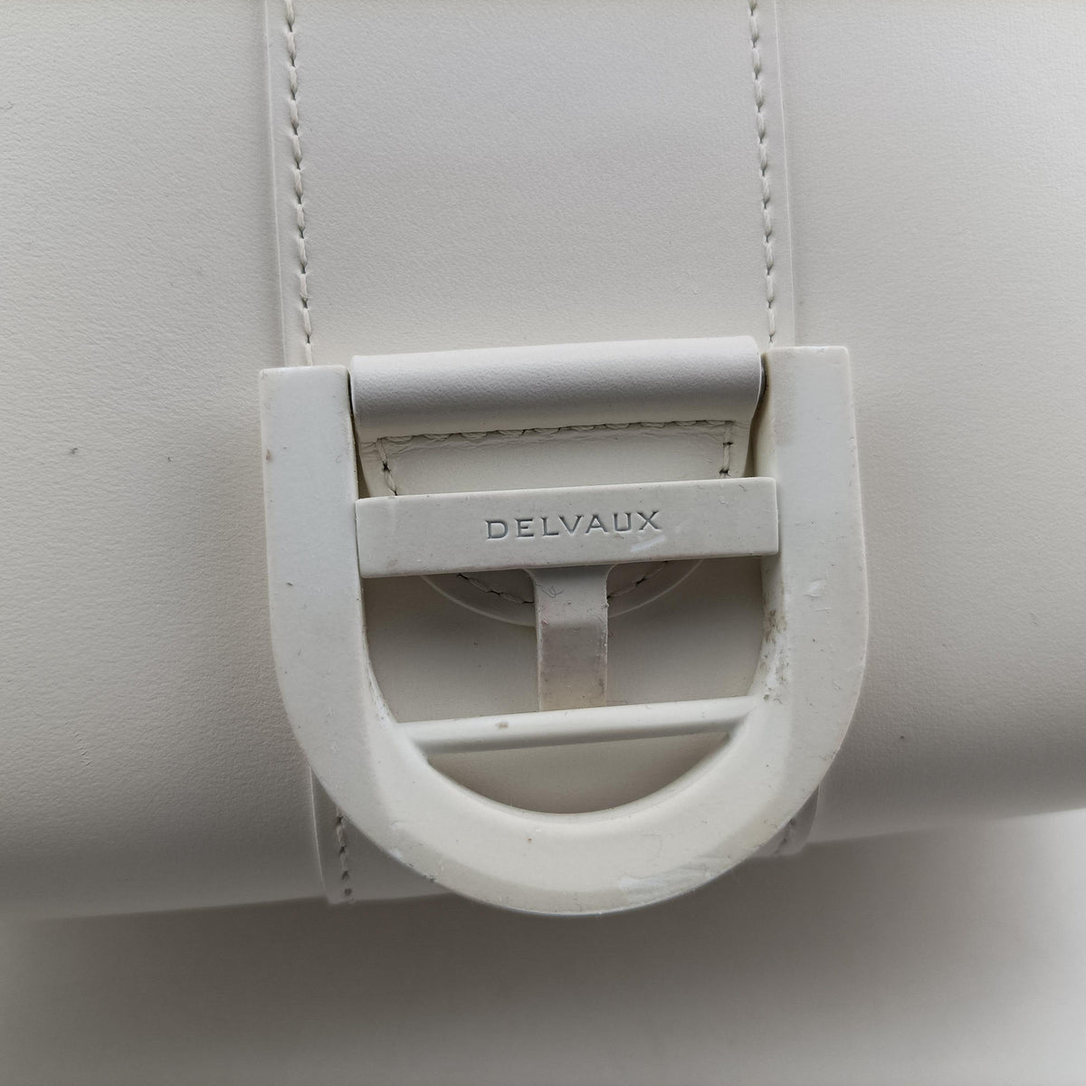 Vintage Delvaux Brillant White Leather  handbag | stylenewstar
