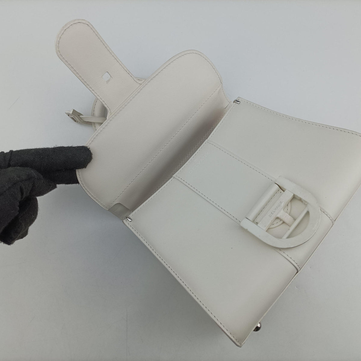 Vintage Delvaux Brillant White Leather  handbag | stylenewstar