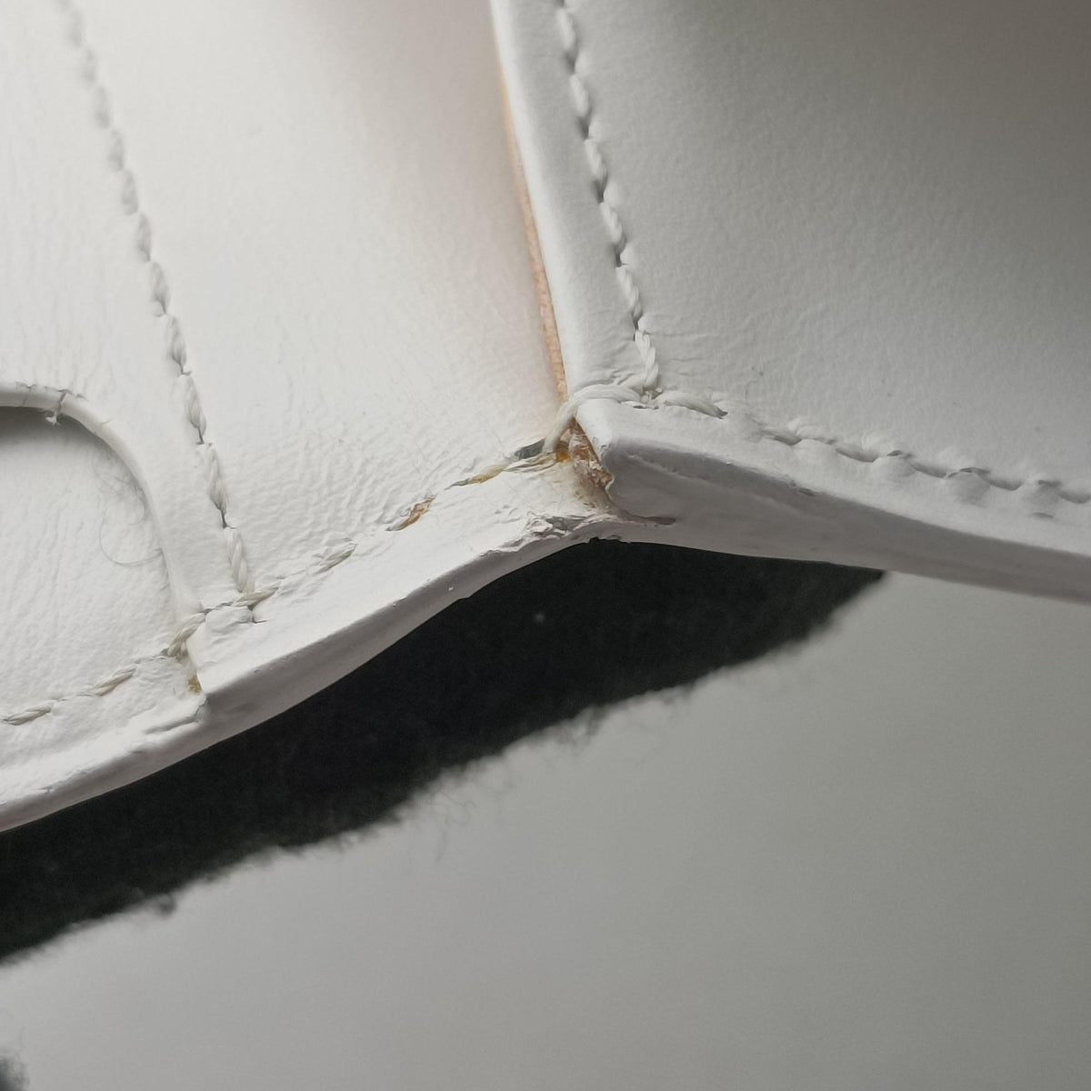 Vintage Delvaux Brillant White Leather  handbag | stylenewstar
