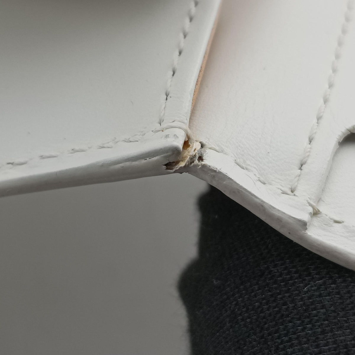 Vintage Delvaux Brillant White Leather  handbag | stylenewstar
