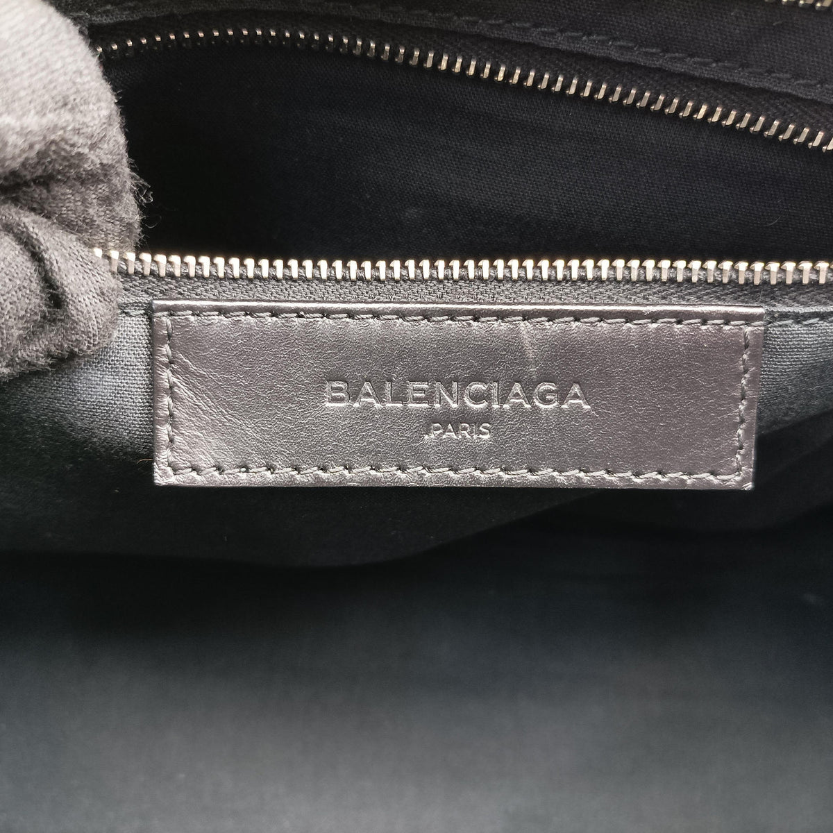 Pre-owned Balenciaga Large City Black Leather  shoulderbag | stylenewstar