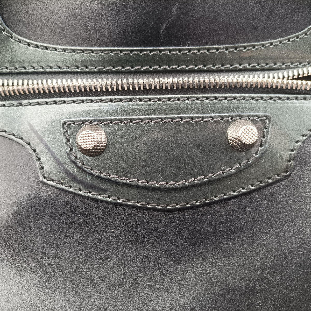 Pre-owned Balenciaga Large City Black Leather  shoulderbag | stylenewstar