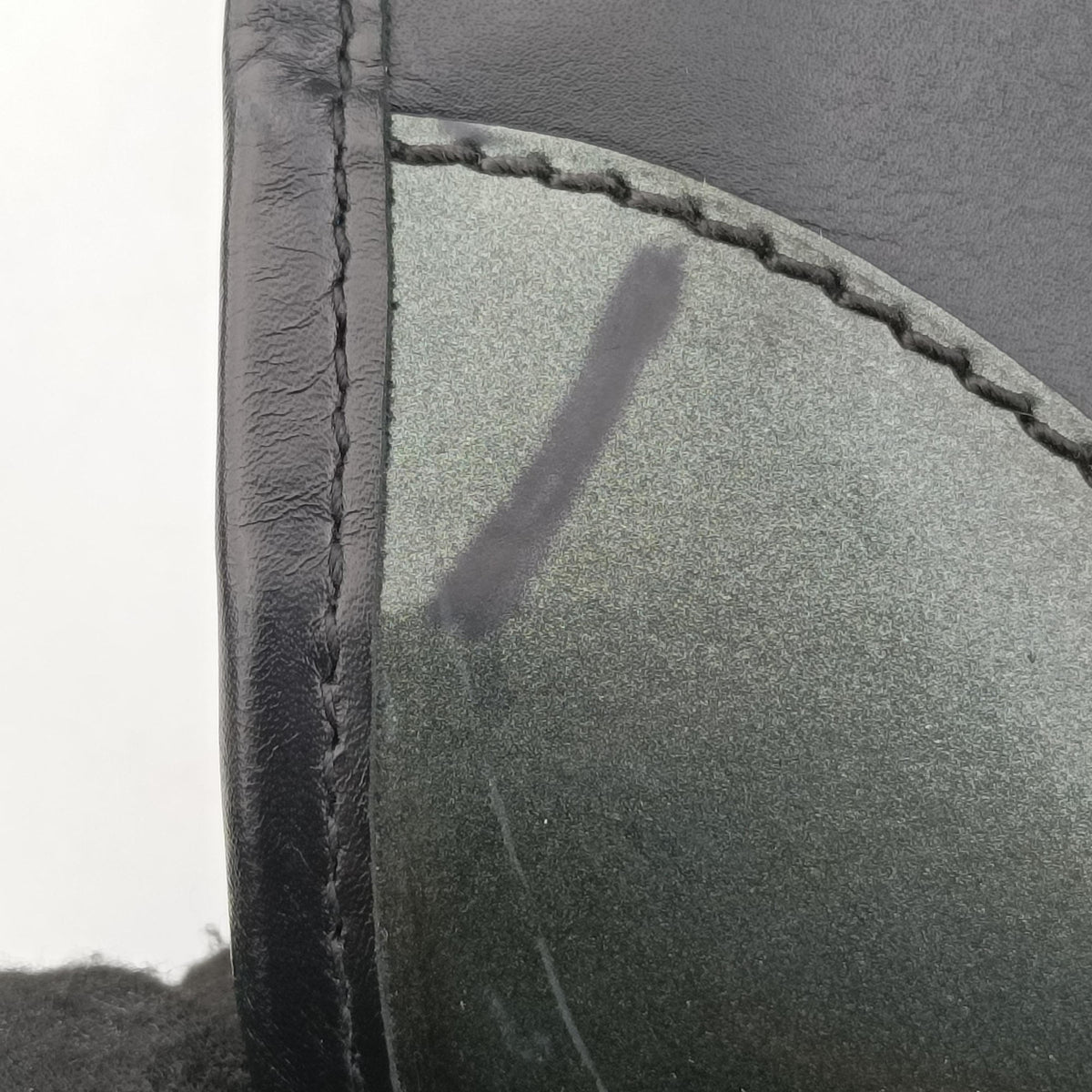 Pre-owned Balenciaga Large City Black Leather  shoulderbag | stylenewstar