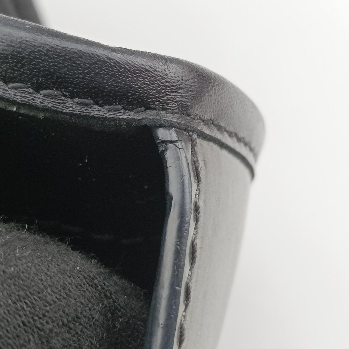Pre-owned Balenciaga Large City Black Leather  shoulderbag | stylenewstar