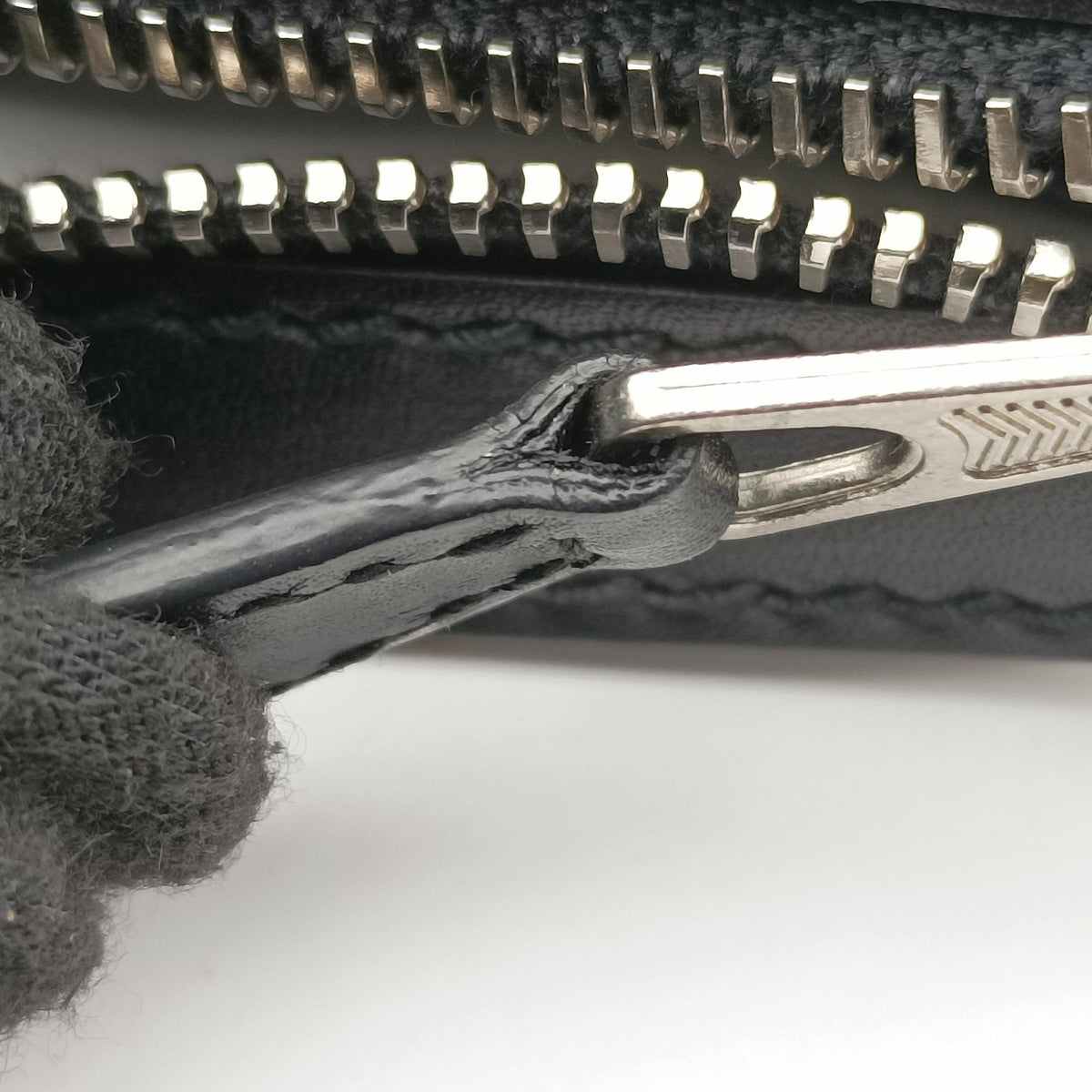 Pre-owned Balenciaga Large City Black Leather  shoulderbag | stylenewstar