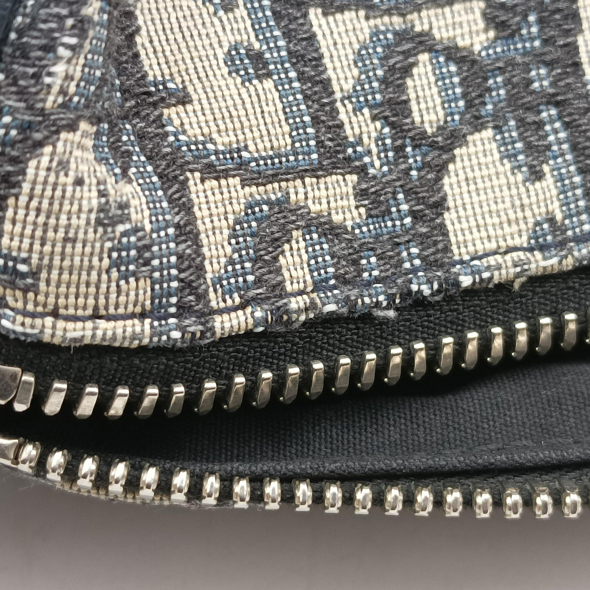 Secondhand Christian Dior Oblique roller Navy Jacquard  shoulderbag | stylenewstar