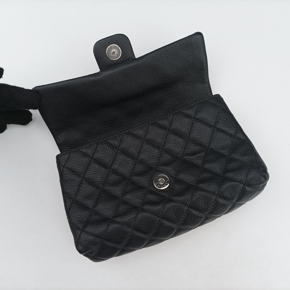 Pre-owned Chanel Matelasse 2.55 Black pebbled U48753 bum bag/waist bag | stylenewstar