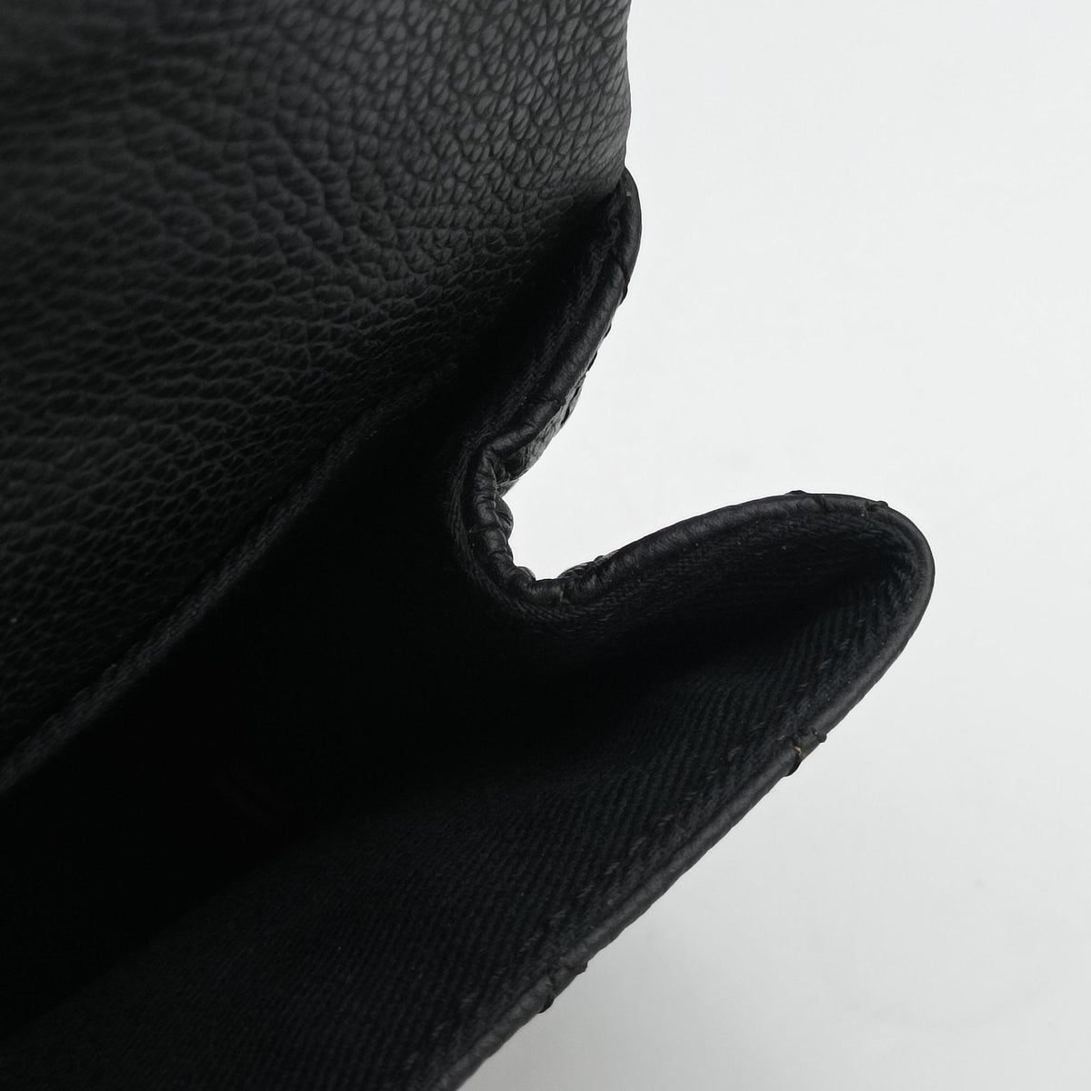 Pre-owned Chanel Matelasse 2.55 Black pebbled U48753 bum bag/waist bag | stylenewstar
