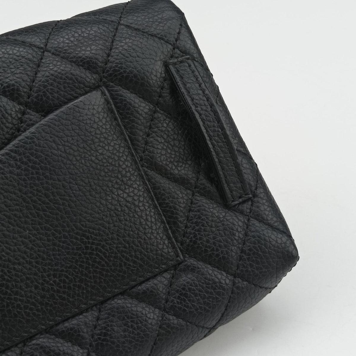 Pre-owned Chanel Matelasse 2.55 Black pebbled U48753 bum bag/waist bag | stylenewstar