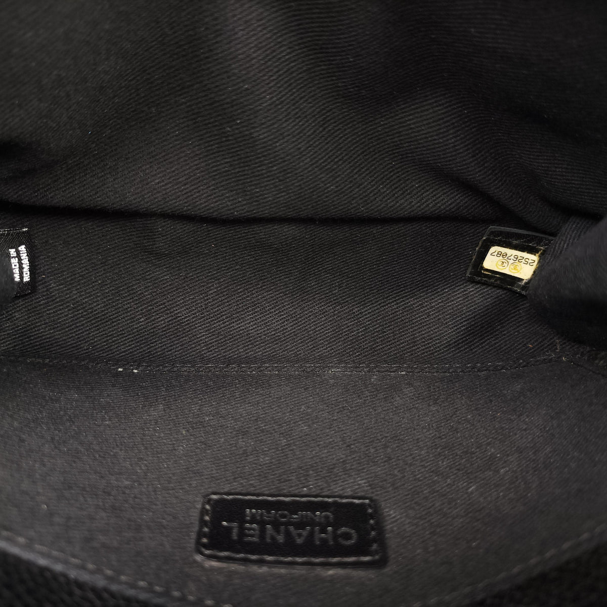 Pre-owned Chanel Matelasse 2.55 Black pebbled U48753 bum bag/waist bag | stylenewstar