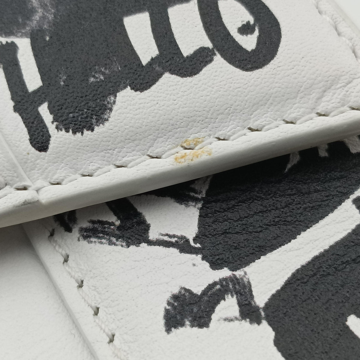 Pre-owned Balenciaga Hourglass Graffiti White×Black Leather  shoulderbag | stylenewstar