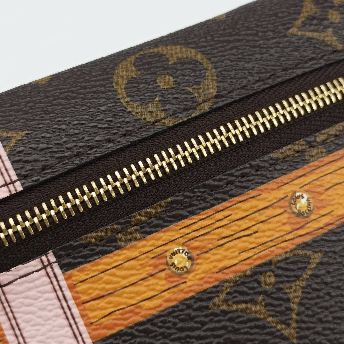 Vintage Louis Vuitton Pochette Weekend brown×Fuchsia Pink Monogram Canvas M62456 shoulderbag | stylenewstar