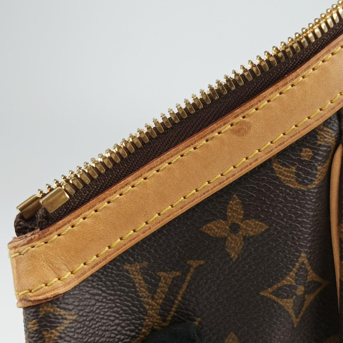 Secondhand Louis Vuitton TIVOLI GM Brown Monogram Canvas M40144 shoulderbag | stylenewstar