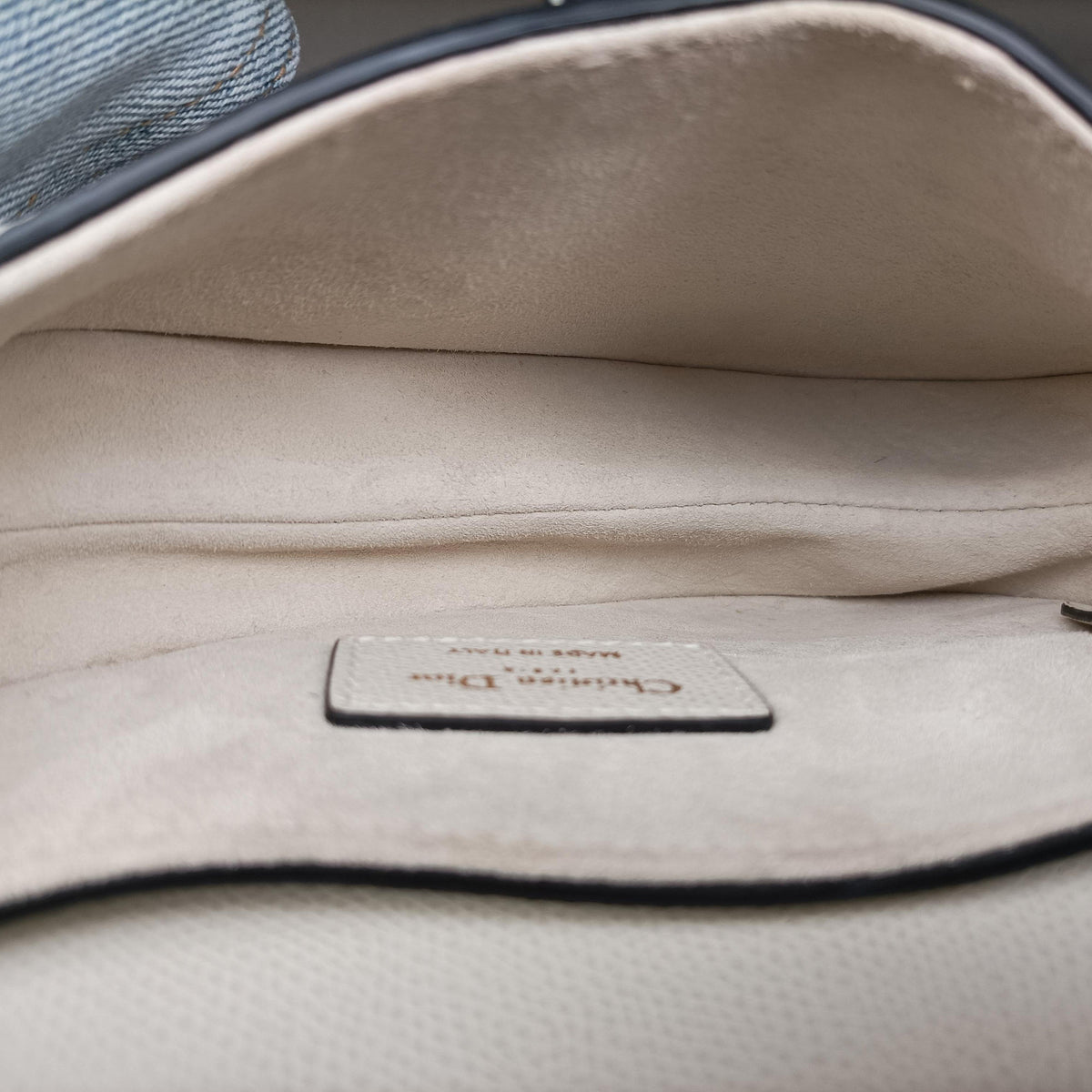 Pre-owned Christian Dior Saddle White Leather  handbag | stylenewstar