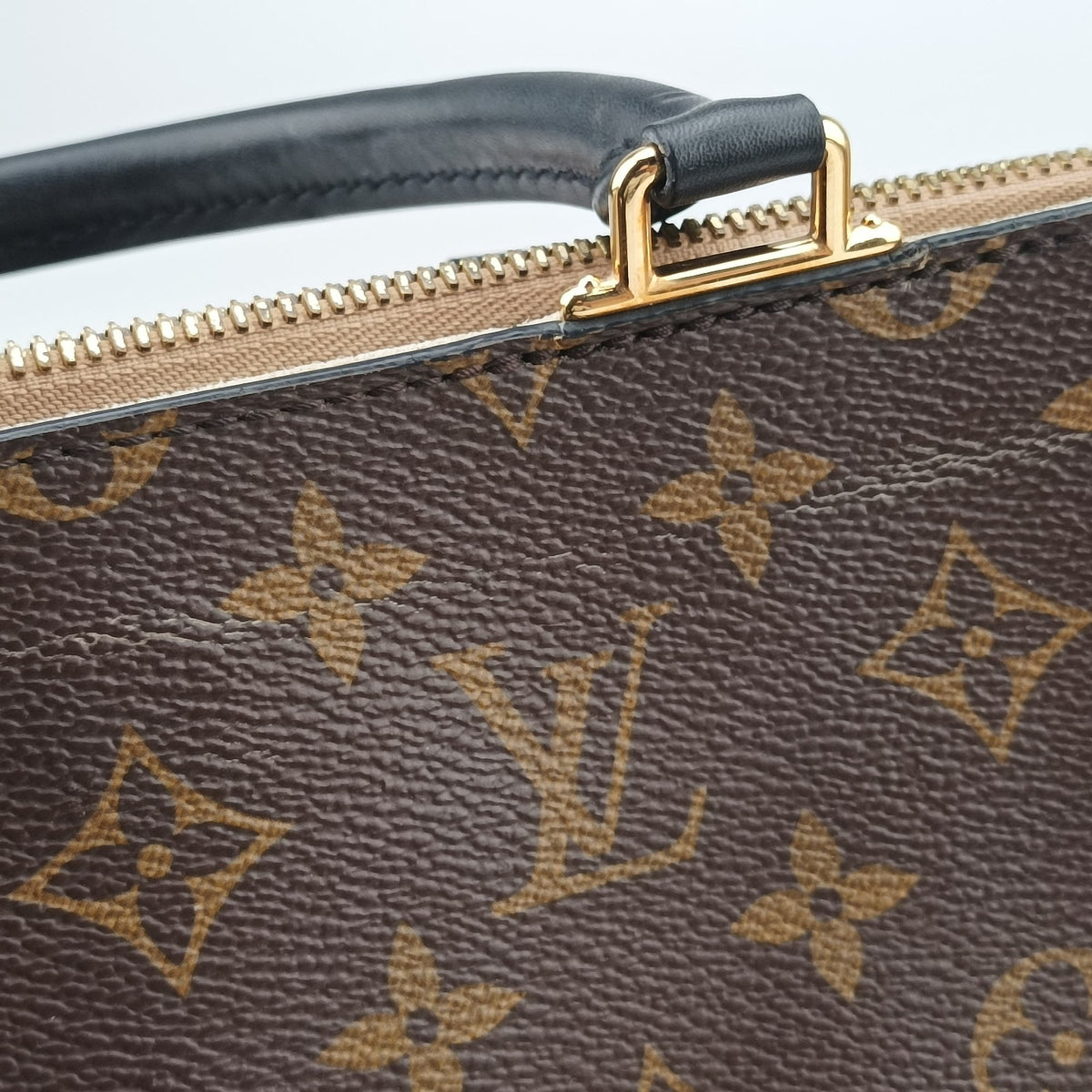 Vintage Louis Vuitton Mille feuille Beige x Brown Monogram canvas x leather M44255 shoulderbag | stylenewstar