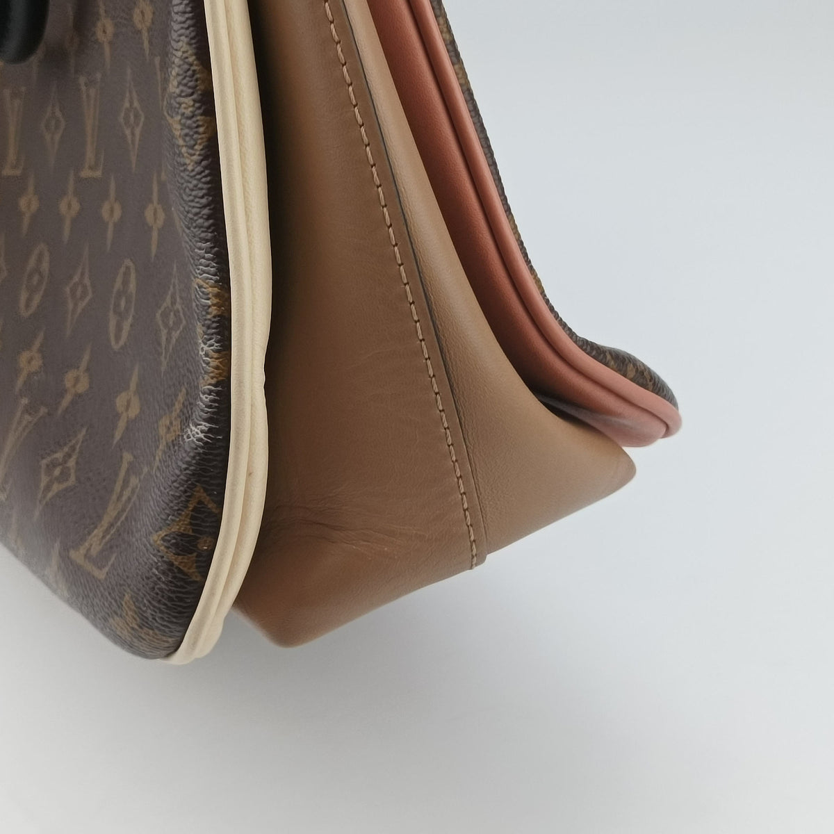 Vintage Louis Vuitton Mille feuille Beige x Brown Monogram canvas x leather M44255 shoulderbag | stylenewstar