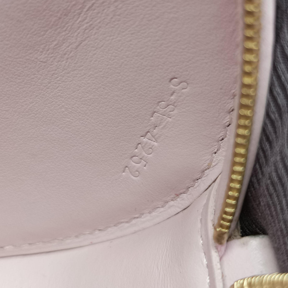 Vintage Celine Oval Purse Cuir Triomphe Pink Leather  shoulderbag | stylenewstar