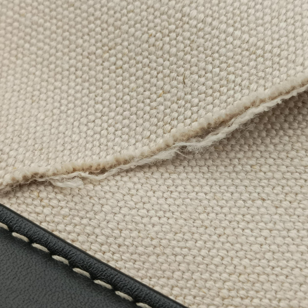 Pre-owned Bottega Veneta Maxi-Intrecciato Slip Tote White cloth  handbag | stylenewstar