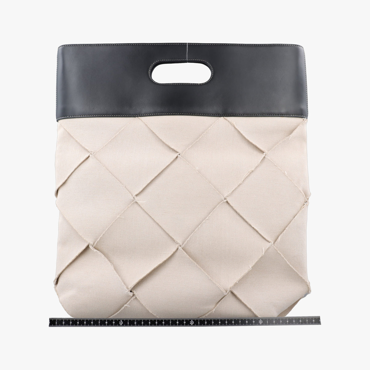 Pre-owned Bottega Veneta Maxi-Intrecciato Slip Tote White cloth  handbag | stylenewstar
