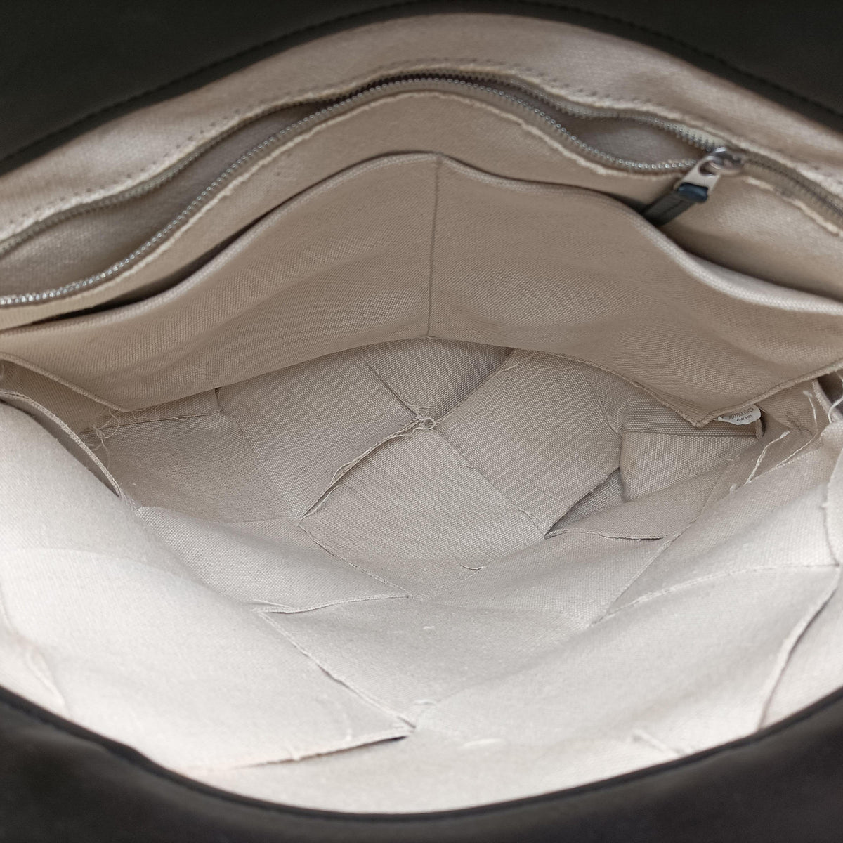 Pre-owned Bottega Veneta Maxi-Intrecciato Slip Tote White cloth  handbag | stylenewstar