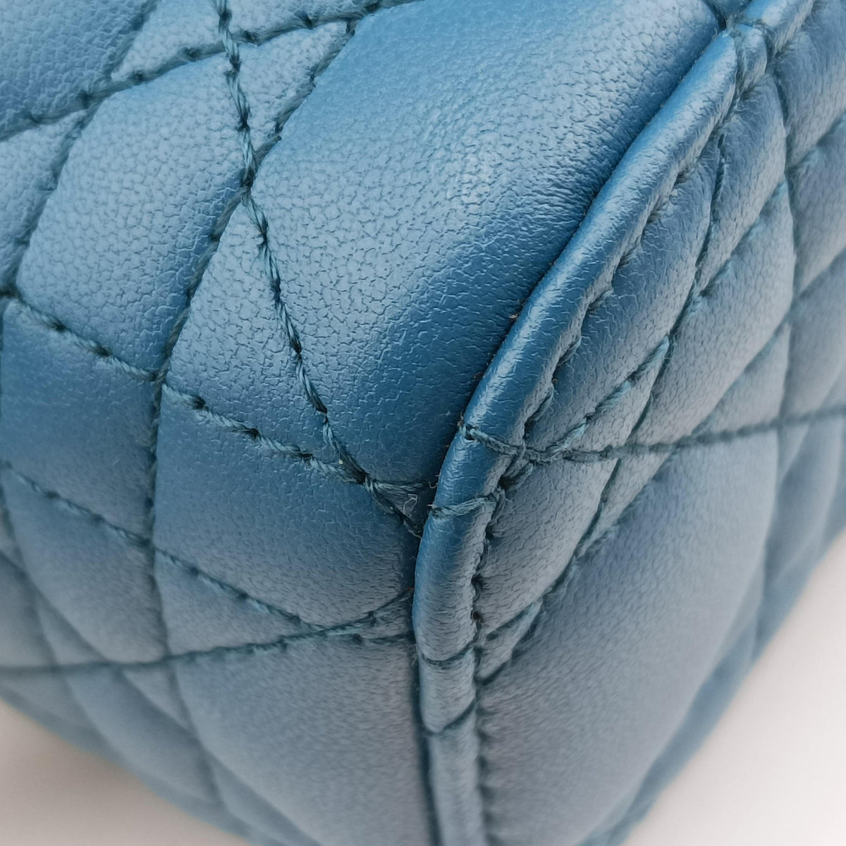 Pre-owned Christian Dior Lady Dior micro vanity Blue lambskin  shoulderbag | stylenewstar