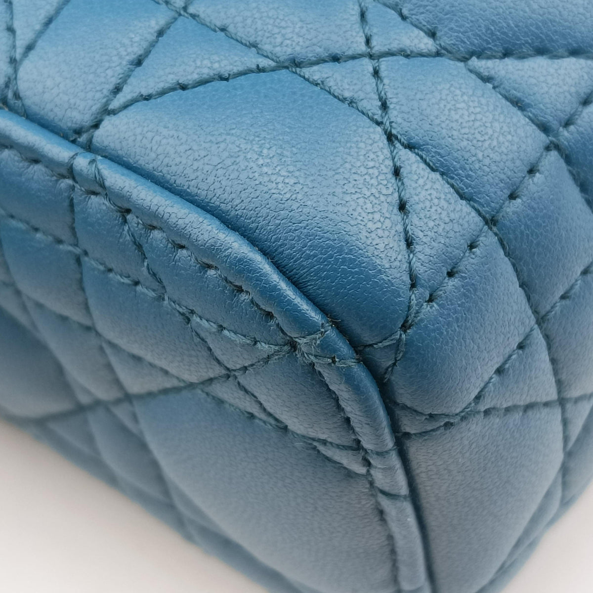 Pre-owned Christian Dior Lady Dior micro vanity Blue lambskin  shoulderbag | stylenewstar