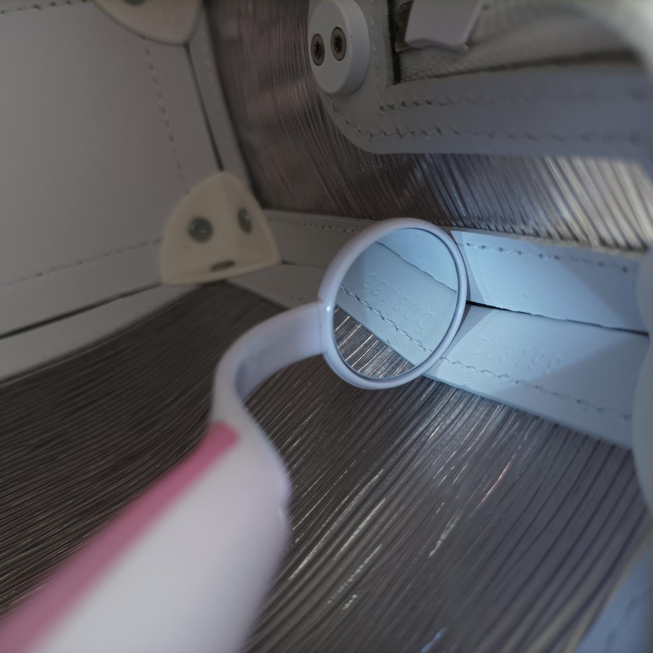 Pre-owned Louis Vuitton SOFT TRUNK TRANSPARENTｘWHITE Epi Plage M55602 shoulderbag | stylenewstar