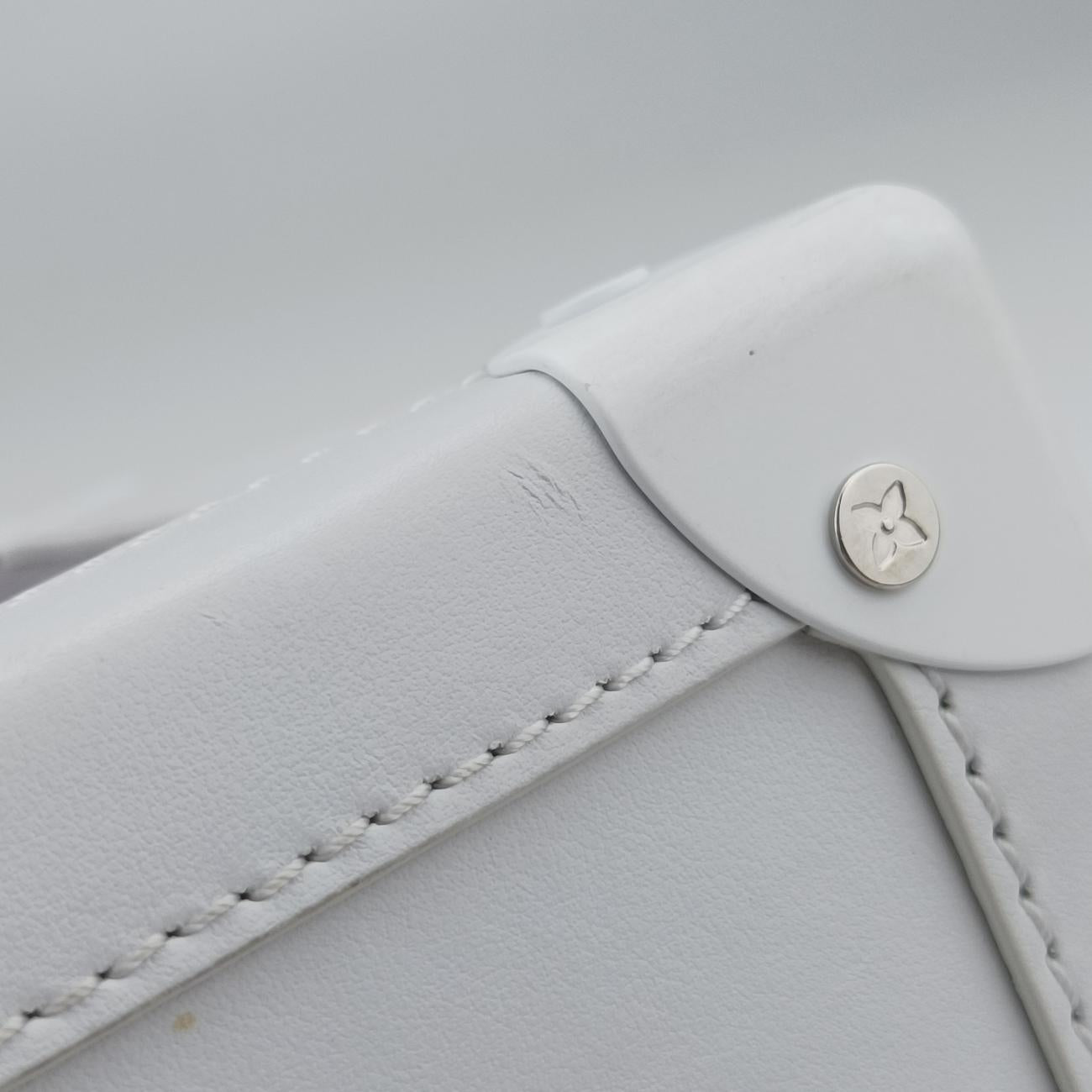 Pre-owned Louis Vuitton SOFT TRUNK TRANSPARENTｘWHITE Epi Plage M55602 shoulderbag | stylenewstar