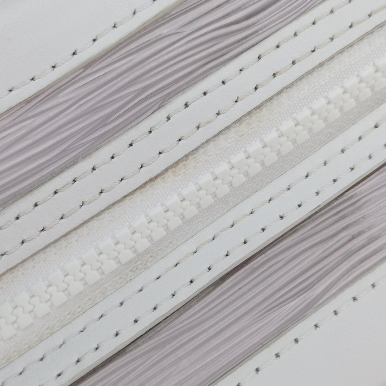 Pre-owned Louis Vuitton SOFT TRUNK TRANSPARENTｘWHITE Epi Plage M55602 shoulderbag | stylenewstar