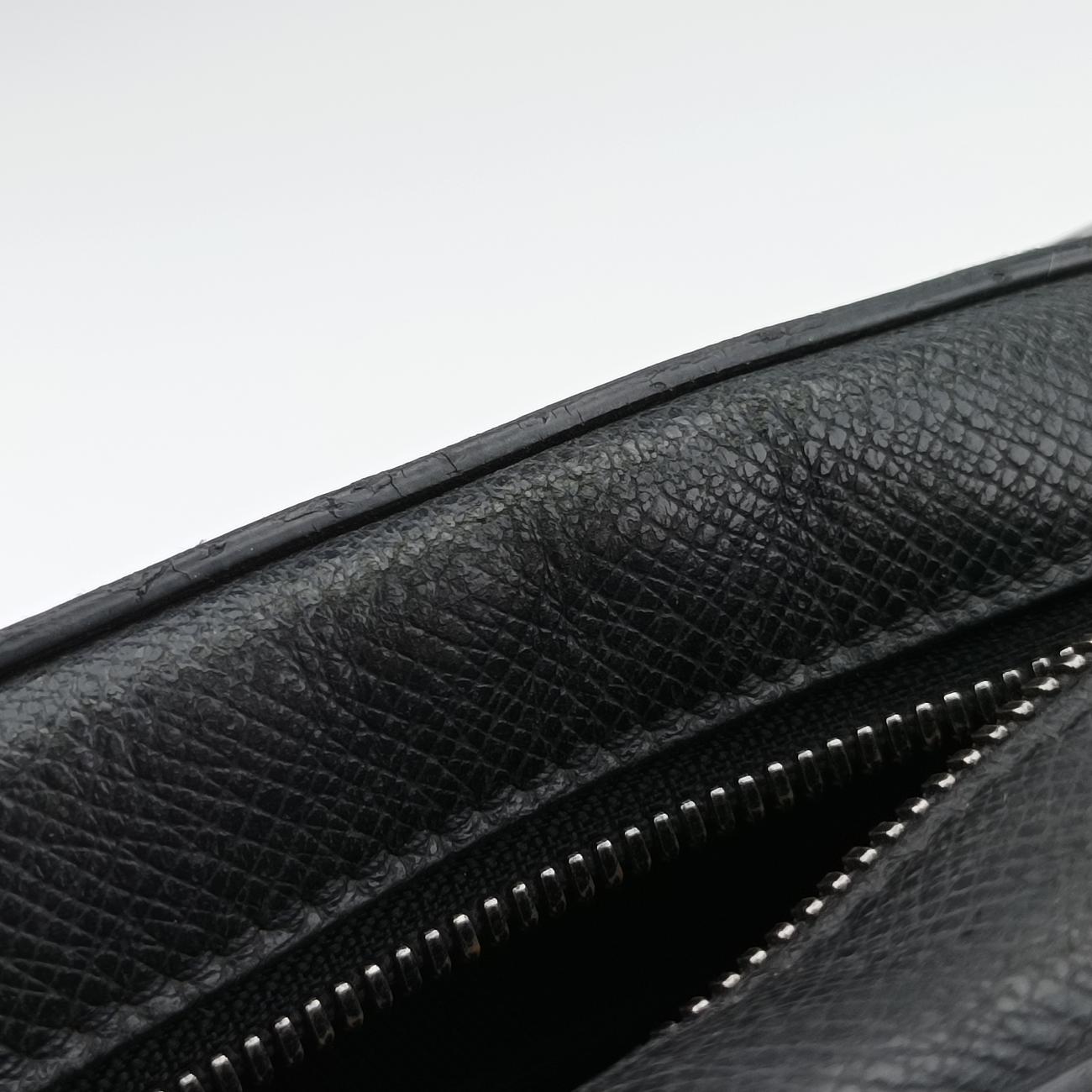 Soft Trunk Black x Rainbow Taiga DU3109