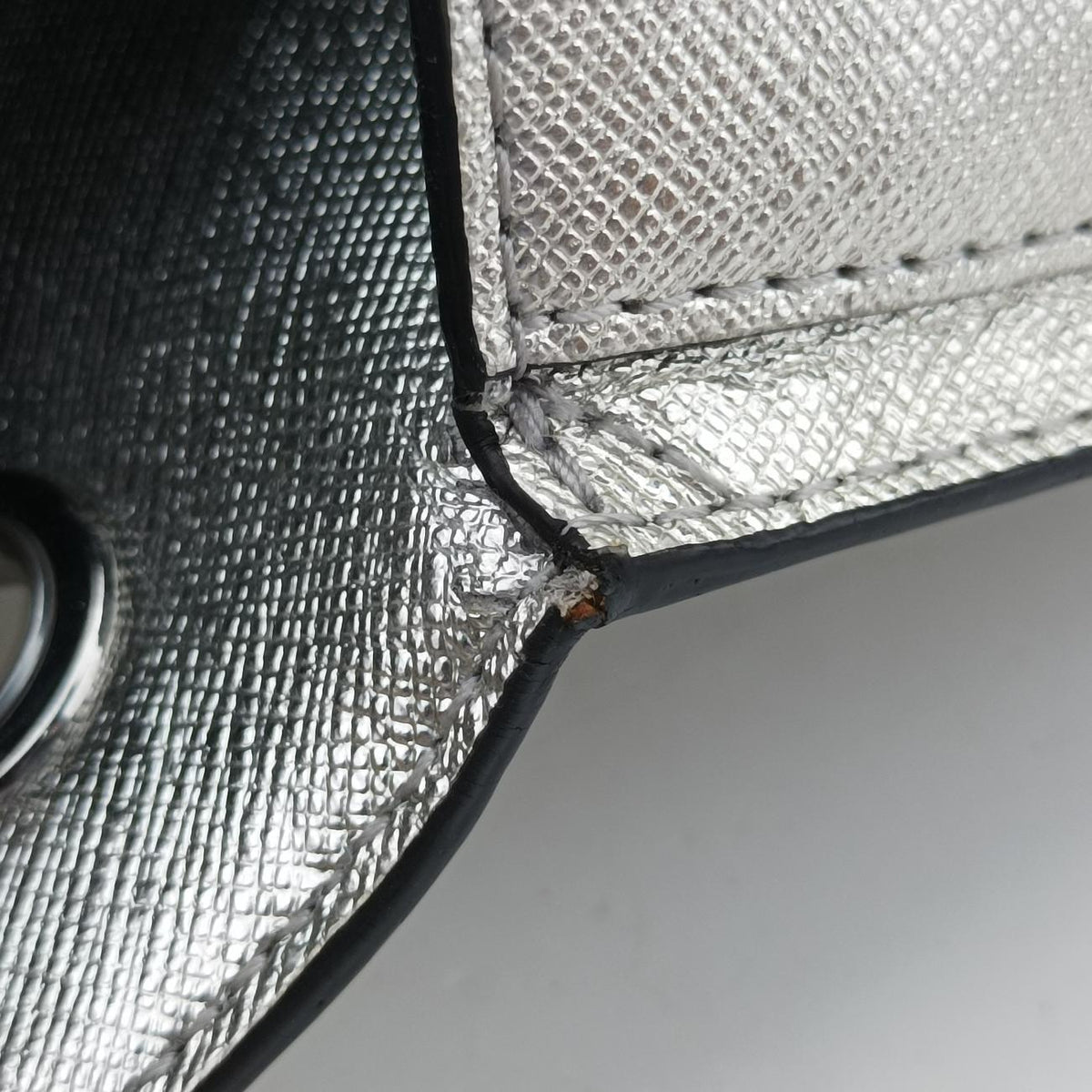 Pre-owned VERSUS Lion Head Silver Saffiano Leather  shoulderbag | stylenewstar