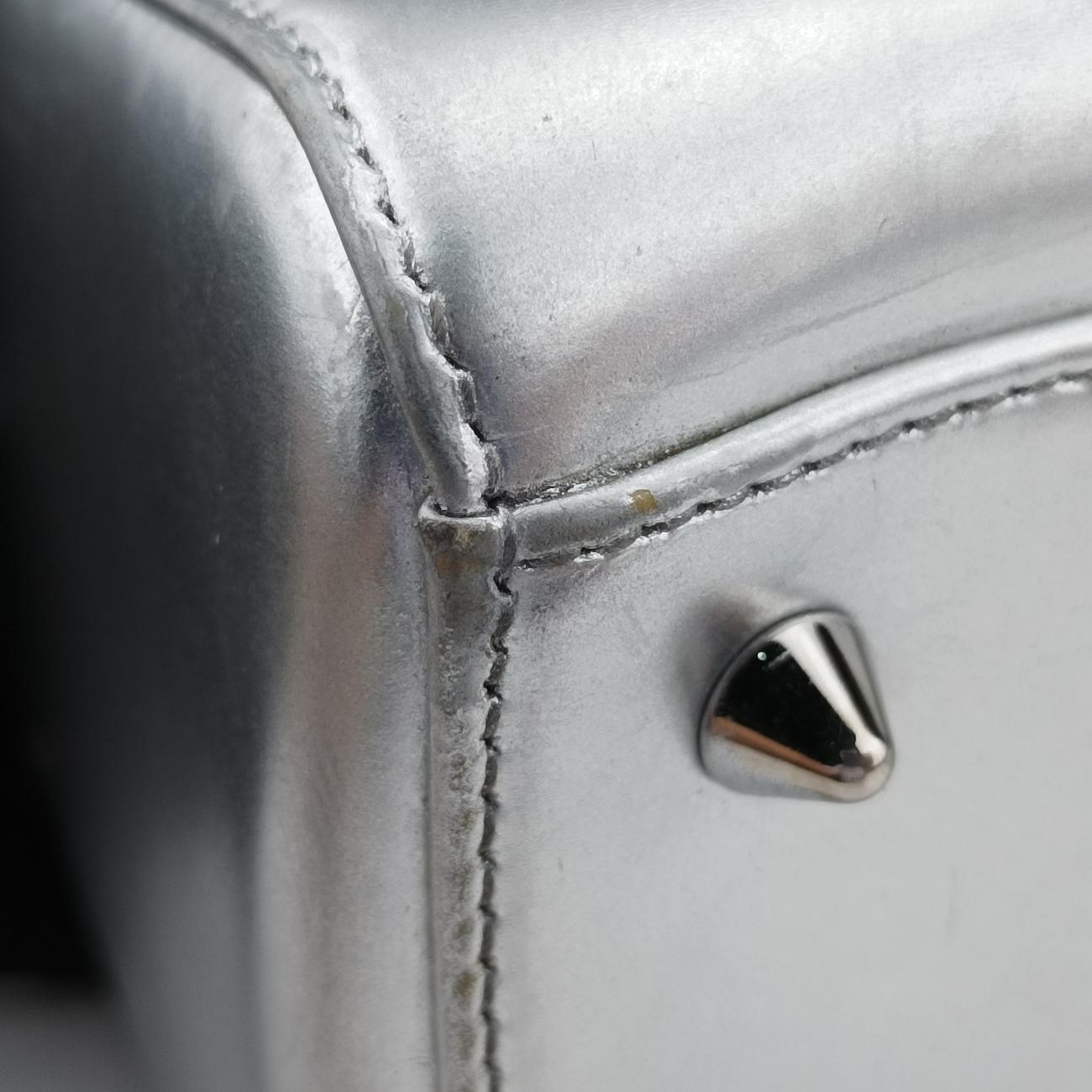 Pre-owned Christian Dior Lady Dior Silver Leather  shoulderbag | stylenewstar