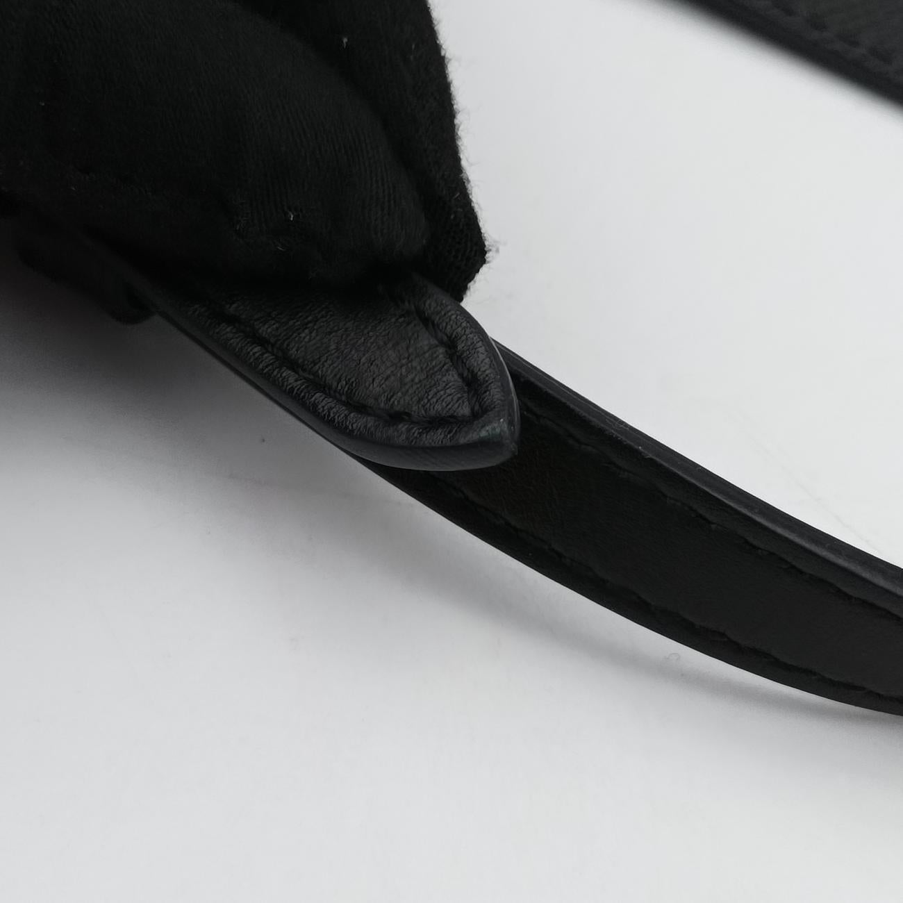 Vintage Louis Vuitton Danube Messenger black×RAINBOW Taiga M30332 shoulderbag | stylenewstar