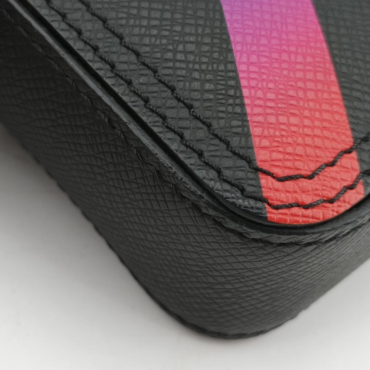 Vintage Louis Vuitton Danube Messenger black×RAINBOW Taiga M30332 shoulderbag | stylenewstar