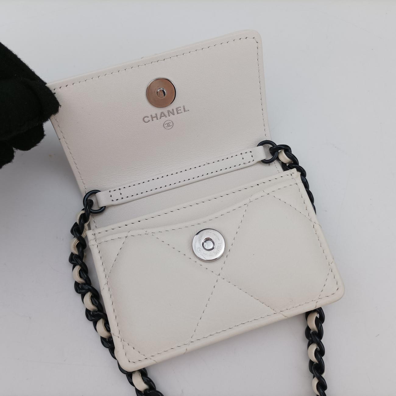 Pre-owned Chanel CHANEL 19 Flap Coin Purse White lambskin AP2409 shoulderbag | stylenewstar