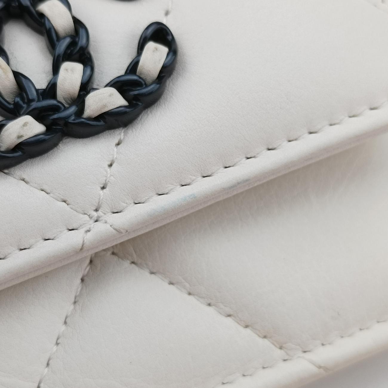 Pre-owned Chanel CHANEL 19 Flap Coin Purse White lambskin AP2409 shoulderbag | stylenewstar