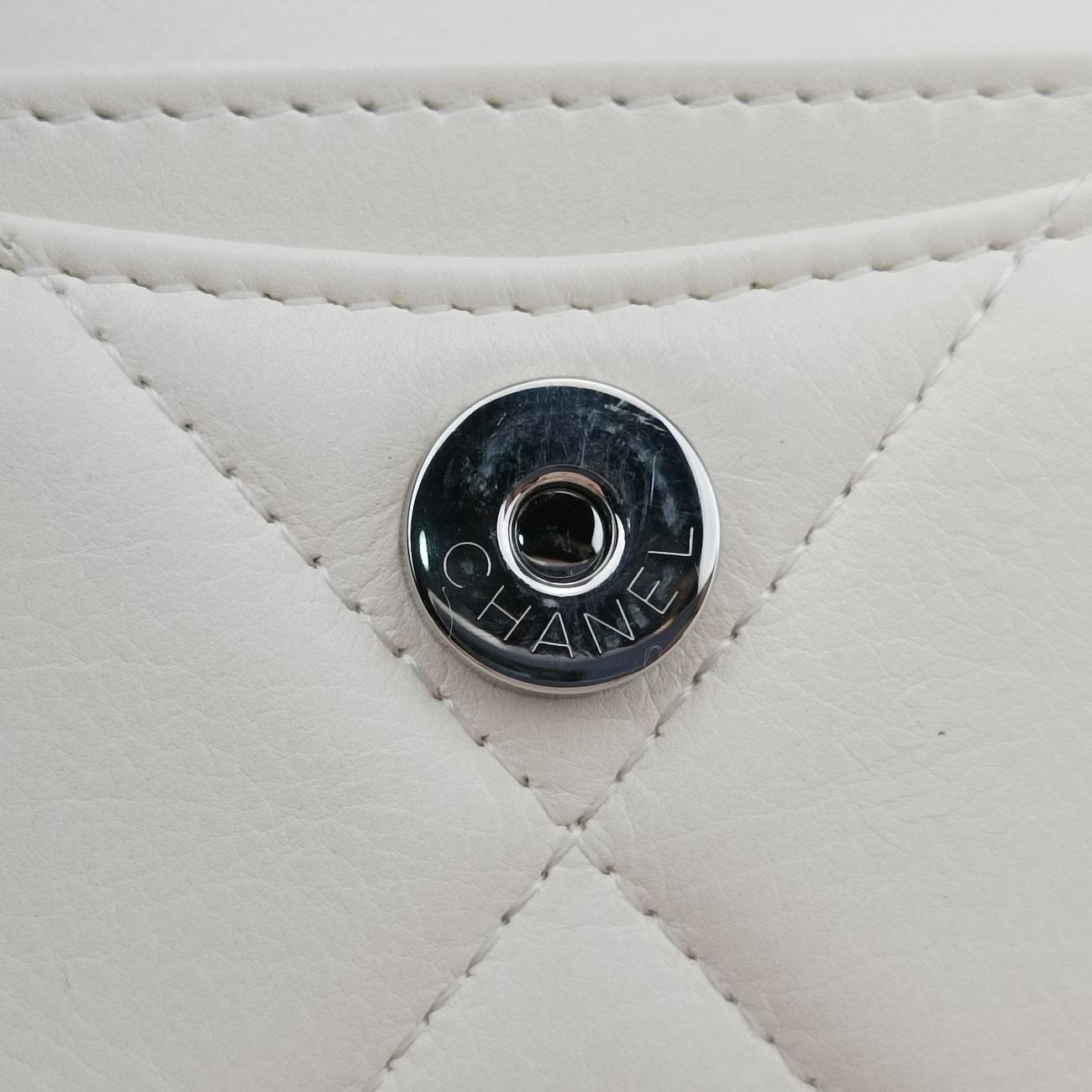 Pre-owned Chanel CHANEL 19 Flap Coin Purse White lambskin AP2409 shoulderbag | stylenewstar