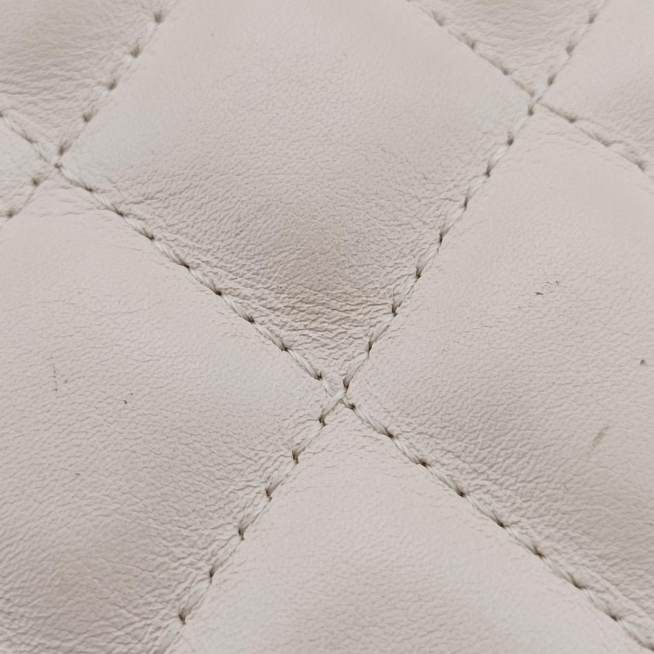 Pre-owned Chanel Matelasse Round Beige caviar skin AP1050 shoulderbag | stylenewstar