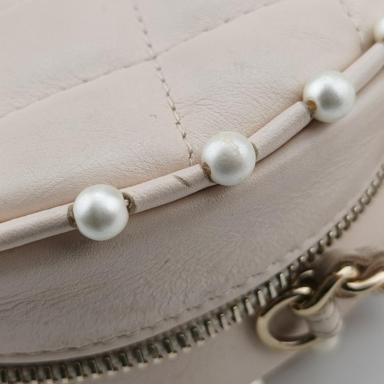 Pre-owned Chanel Matelasse Round Beige caviar skin AP1050 shoulderbag | stylenewstar