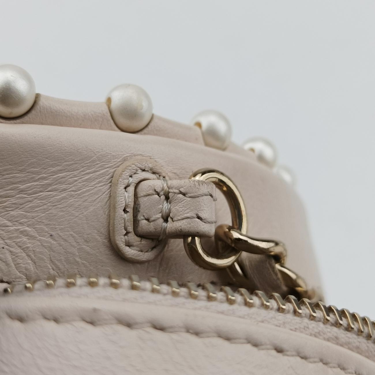 Pre-owned Chanel Matelasse Round Beige caviar skin AP1050 shoulderbag | stylenewstar